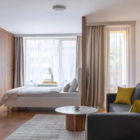 Pirin Sense Complex Апартаменти Бансько